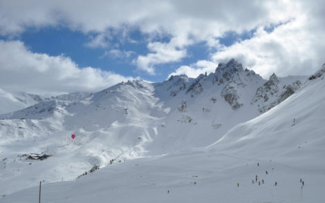 courchevel-ski-chalet-slopes