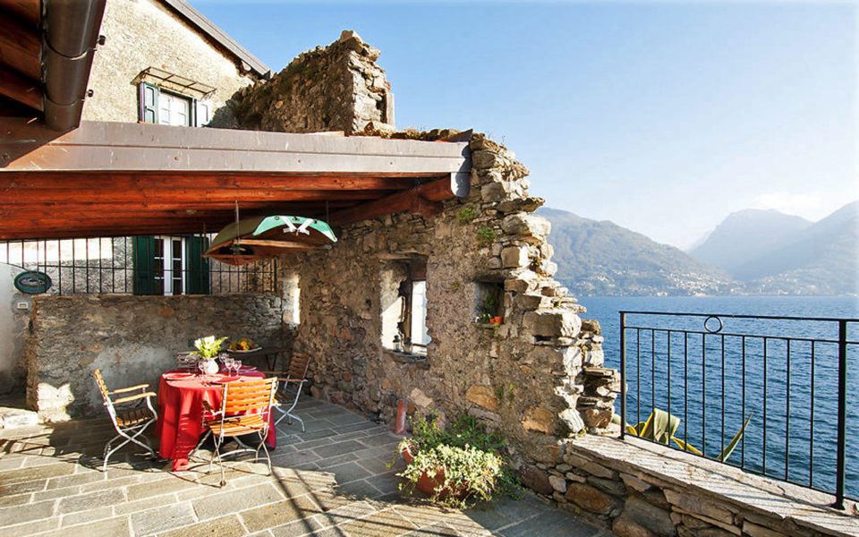 Top 5 Lake View Villas on the Italian Lakes | Aria Journeys